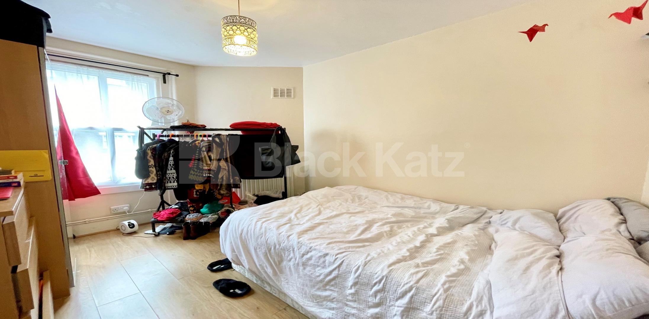 			UNDER OFFER , 2 Bedroom, 1 bath, 1 reception Apartment			 Waleran Flats Old Kent Road, Borough/London Bridge